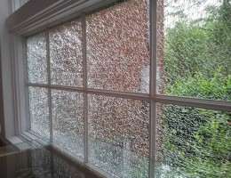 Lý do kính cường lực bị vỡ và biện pháp phòng tránh