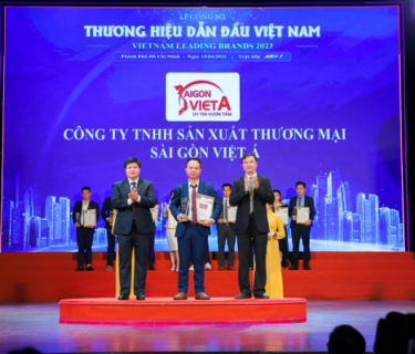 Sài Gòn Việt Á  Khẳng định vị thế trên thị trường ngành Cửa với giải thưởng ‘Thương hiệu dẫn đầu Việt Nam  năm 2023 "